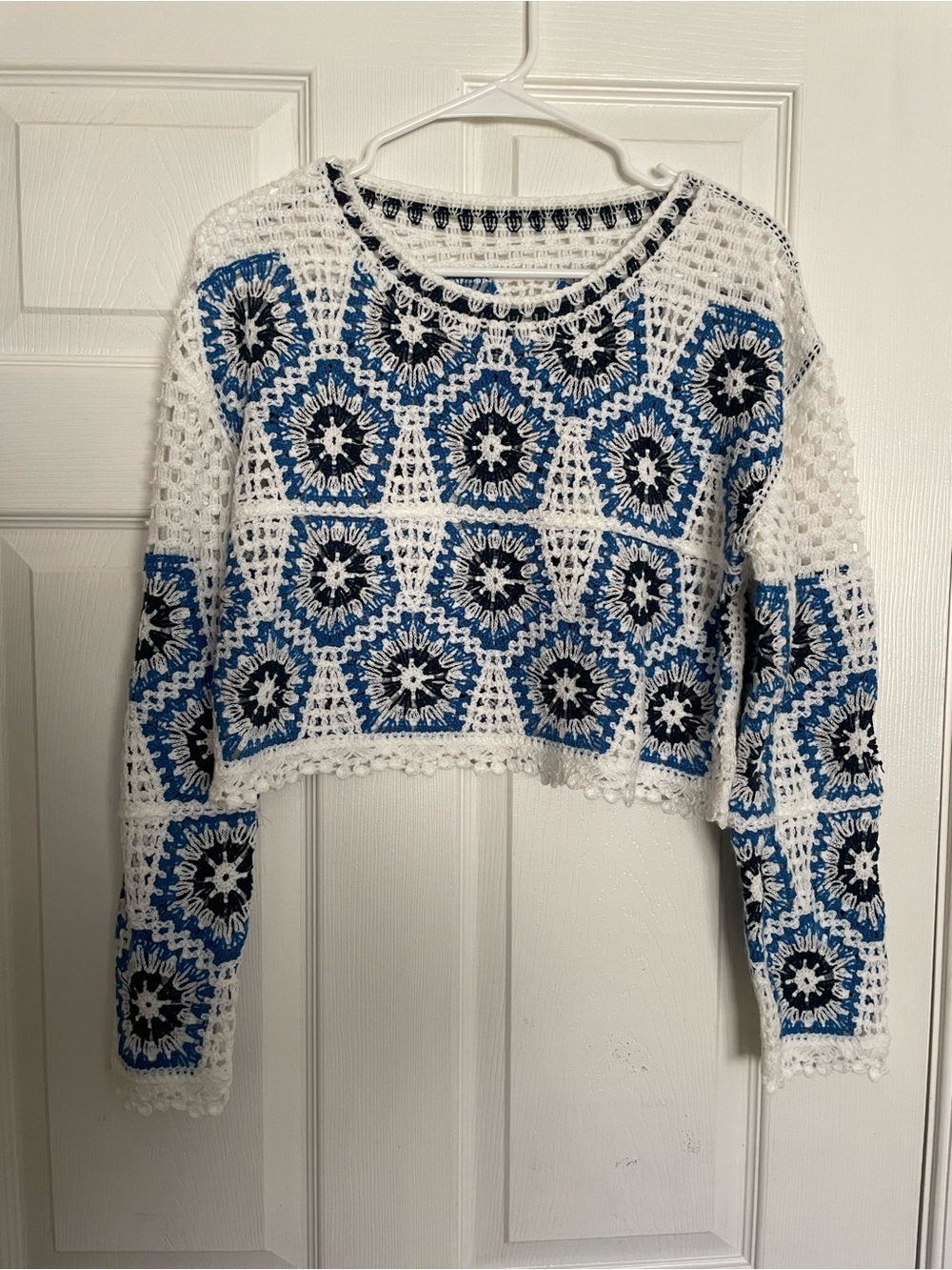Chicwish White Crochet Crop Sweater with Blue & Black Motifs Women’s size S/M